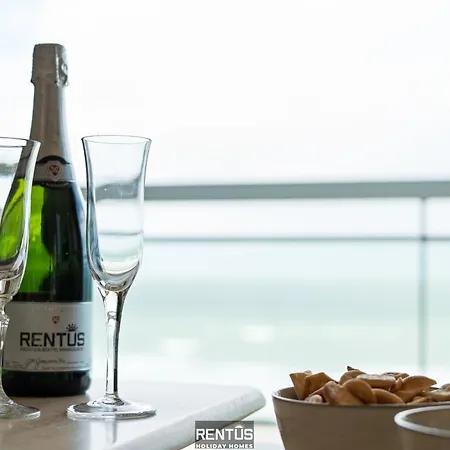 Seaview Flair - Relax With Direct Sea Views アパート